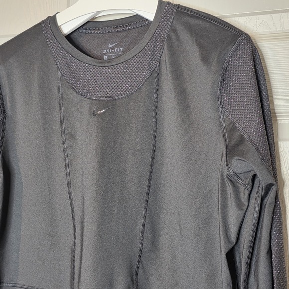 Nike Pro Women Warm Long Sleeve Top SZ XL Black Base Layer Running Semi Fitted - Picture 3 of 8